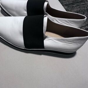 Karl Lagerfeld Kristi Kristi White Oxford Shoes.